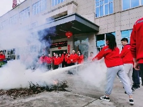 尊龙凯时消防安全演习：关注消防，安全至上
